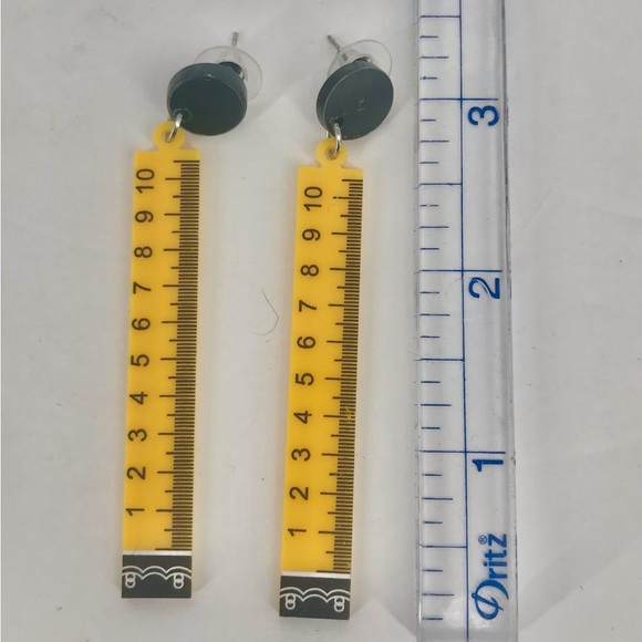 🌸3 for $20 Kitschy Acrylic Tape Measure Earrings - Picture 3 of 4